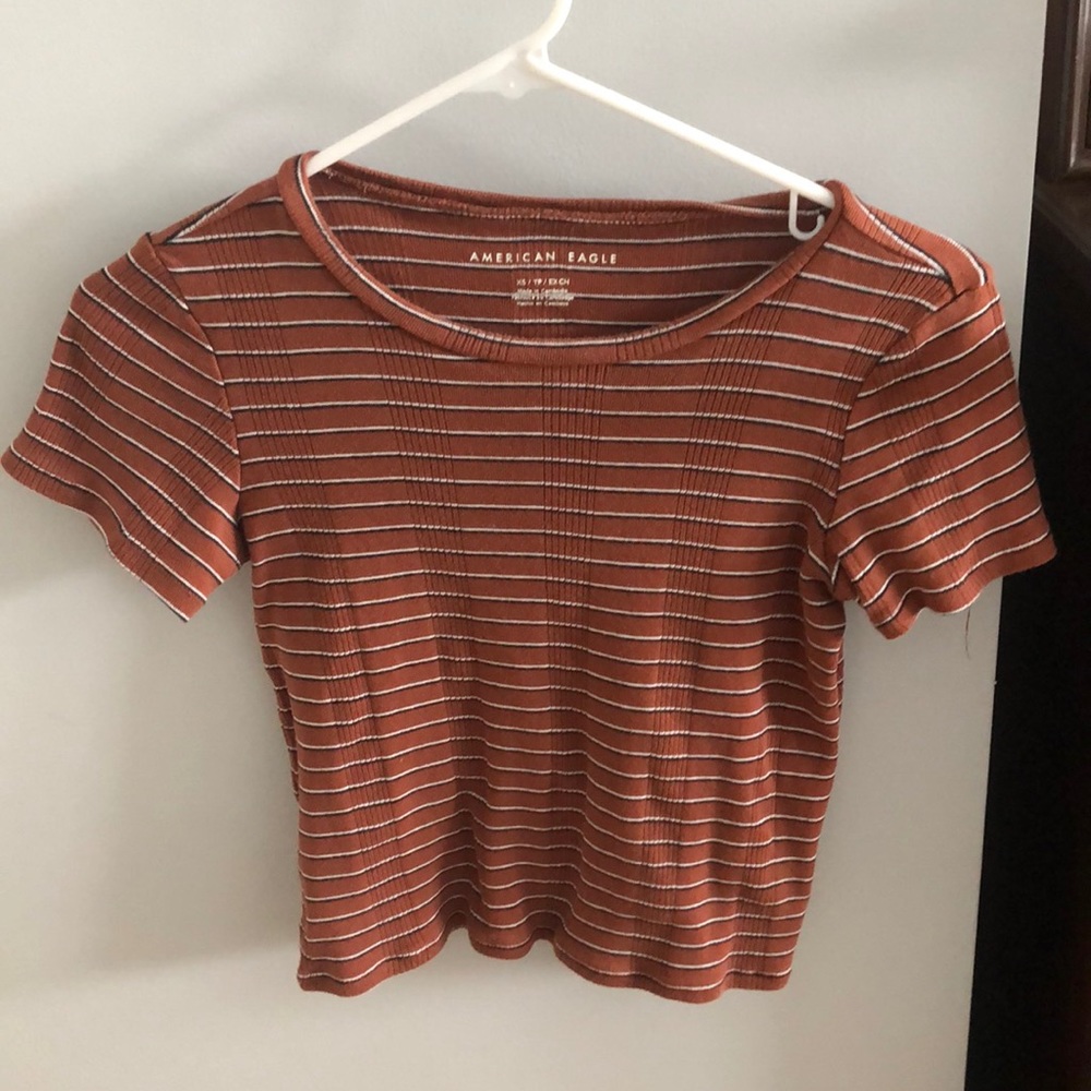 i am selling a t-shirt from american eagle!